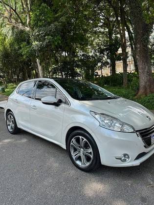 PEUGEOT 208 1.6 GRIFFE 16V FLEX 4P AUTOMÁTICO